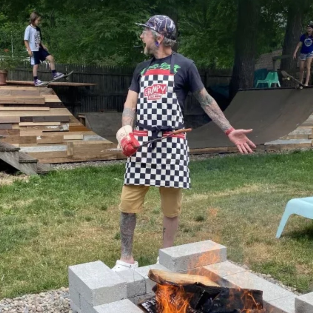 GRUMPY OLD MAN APRON - Perfect for Grilling Outside, Black White Pattern NWT! 🍔